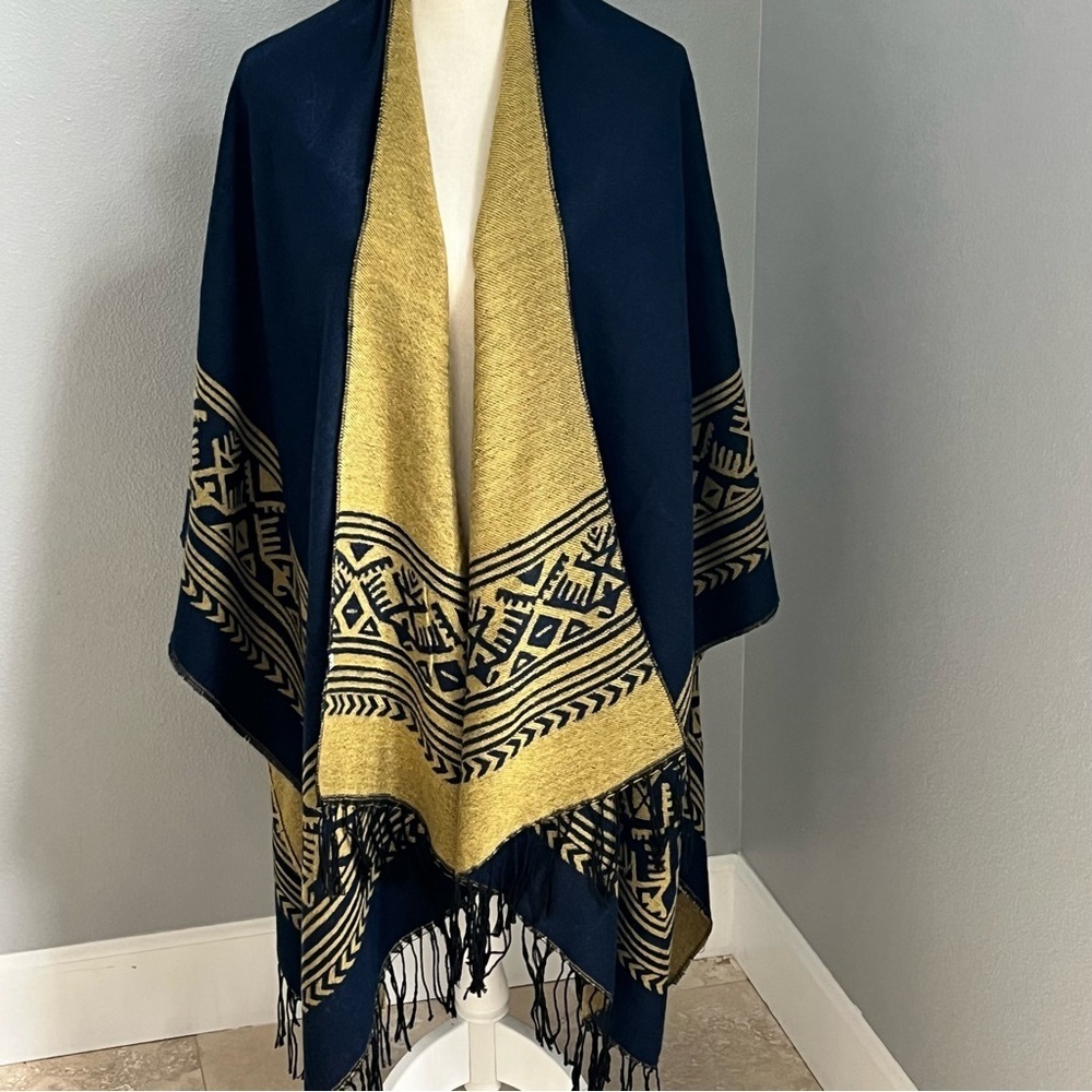 Elegant Navy and Gold Patterned Wrap